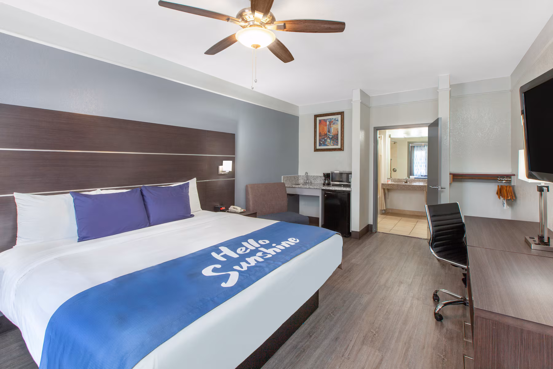 1 King Bed Non-Smoking Room with LVP Flooring