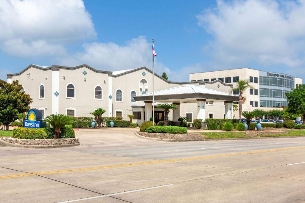 Days Inn NASA Hotel